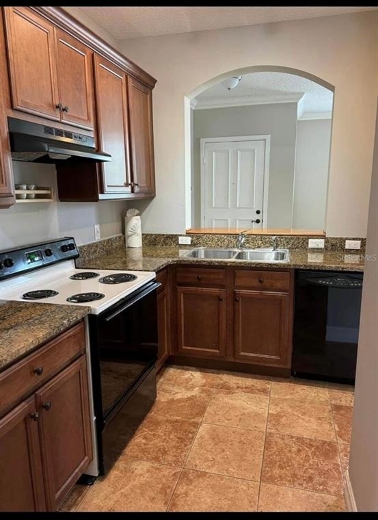 611 Campus Street - Photo 6