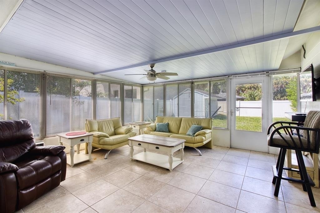 5242 Riverside Drive - Photo 18