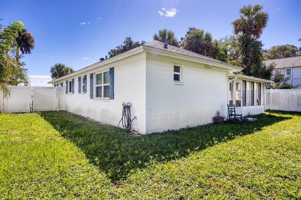 5242 Riverside Drive - Photo 21