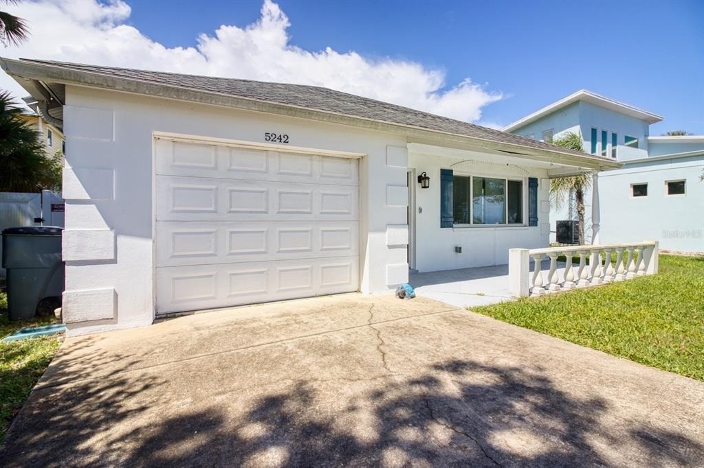 5242 Riverside Drive - Photo 3
