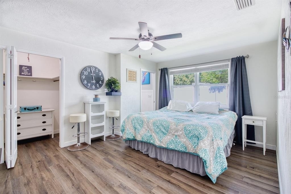 5242 Riverside Drive - Photo 13