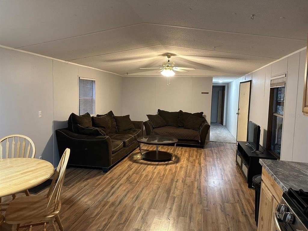 210 Se Hardin Court - Photo 2