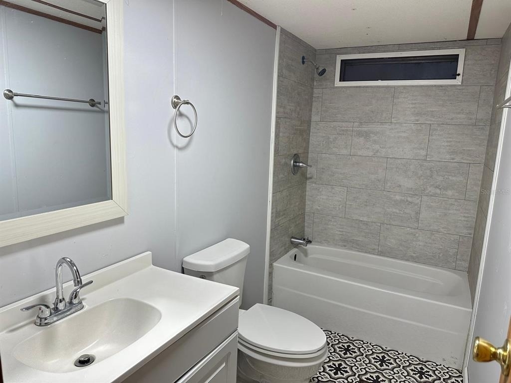 210 Se Hardin Court - Photo 6