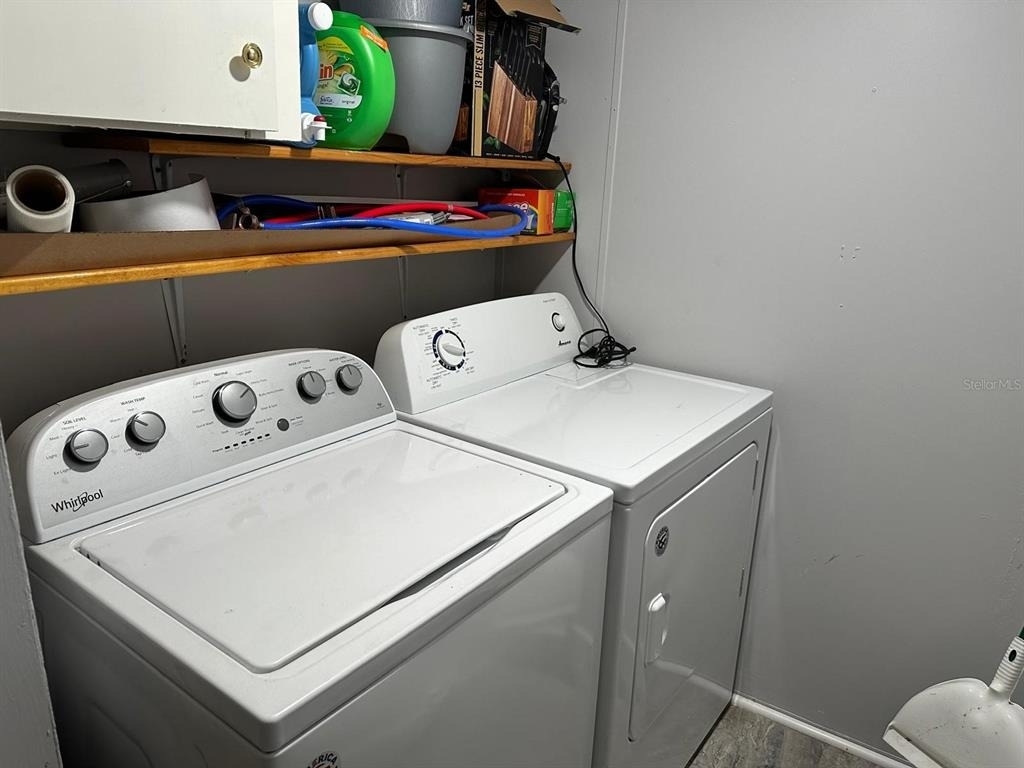210 Se Hardin Court - Photo 7