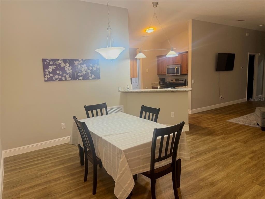 484 Hildalgo Drive - Photo 4