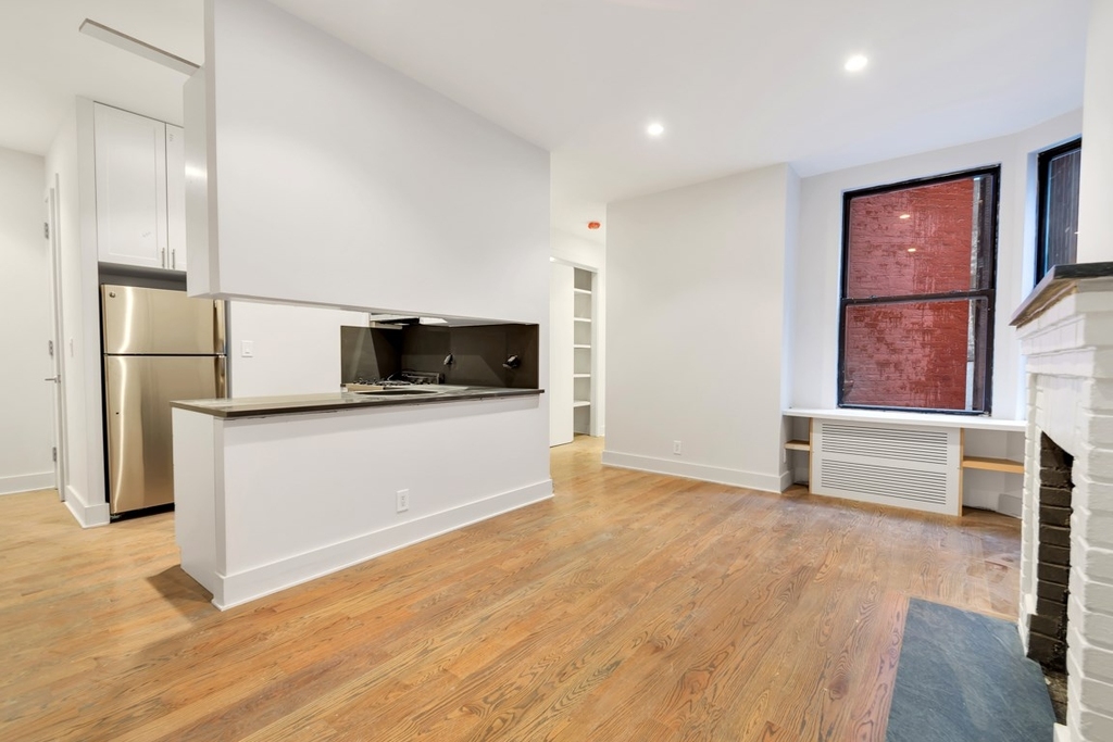 121 Madison Avenue - Photo 1