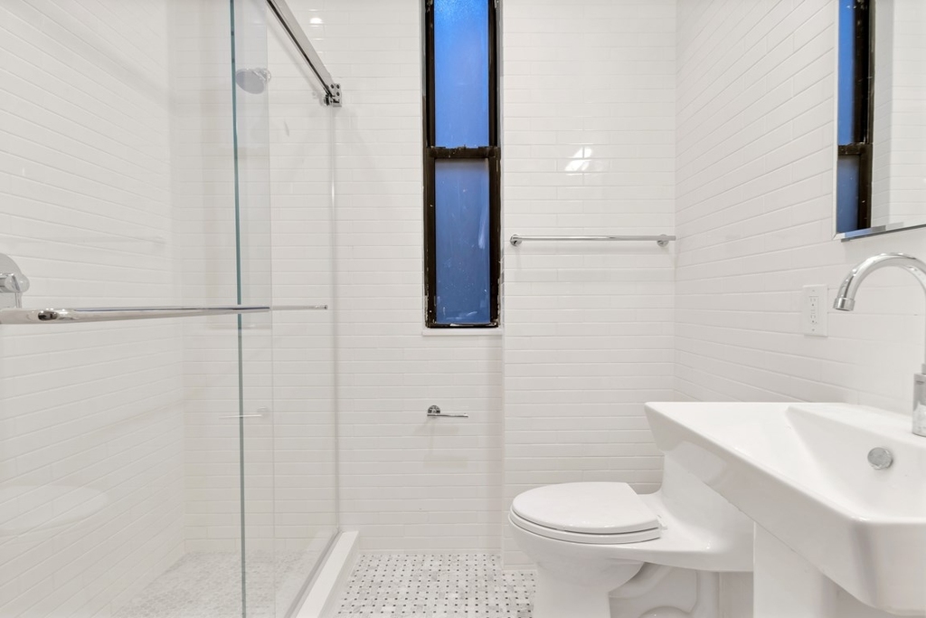 121 Madison Avenue - Photo 4