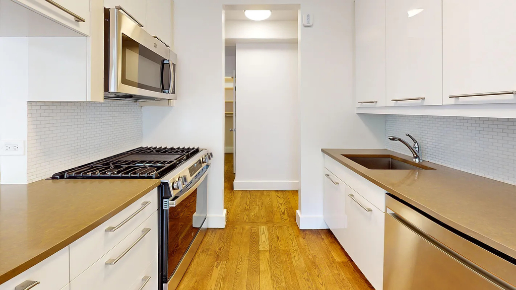 220 East 63rd Street - Photo 8