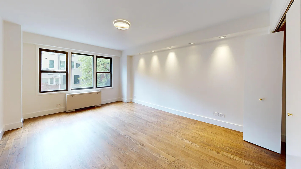 220 East 63rd Street - Photo 6