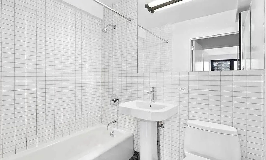 39 street 2nd ave - Photo 3