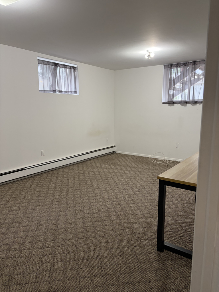 81-11 Utopia Parkway - Photo 6