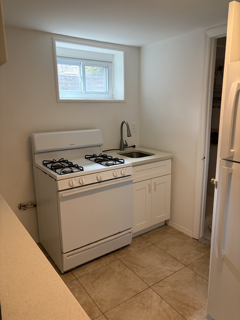 81-11 Utopia Parkway - Photo 10