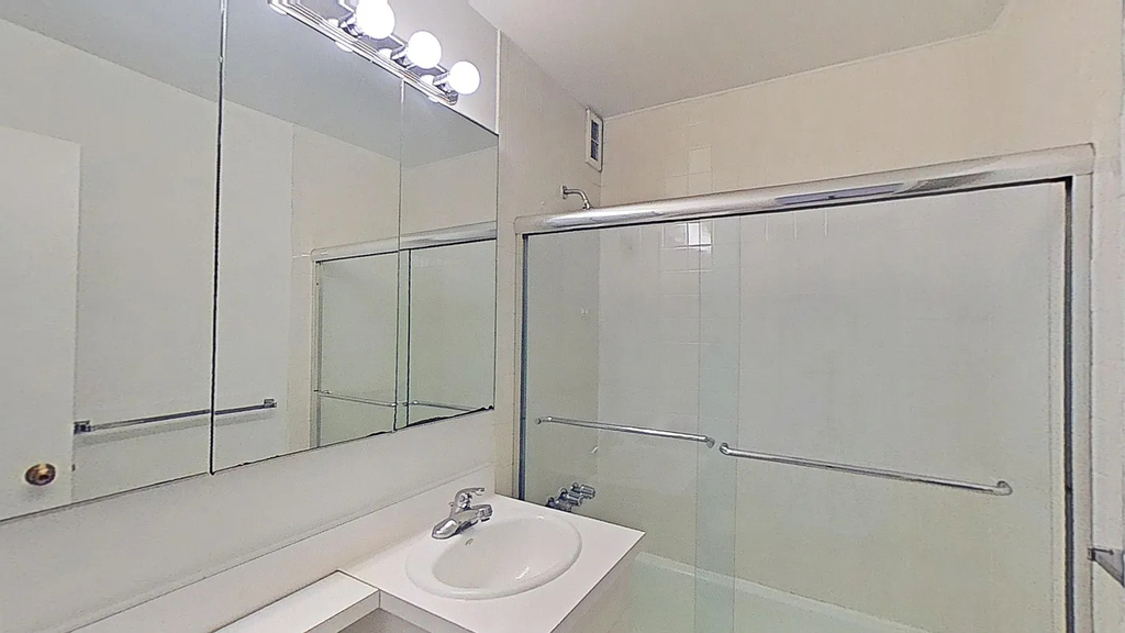365 West 52nd Street - Photo 12