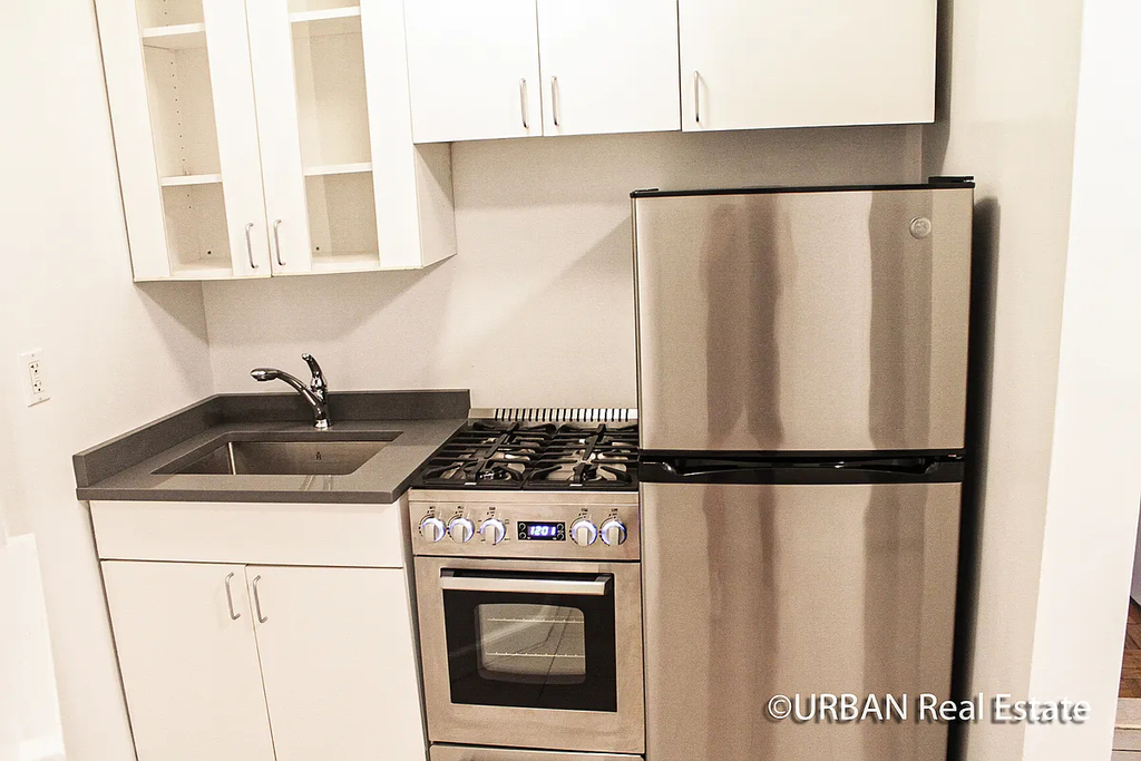 150 East 84th Street - Photo 2