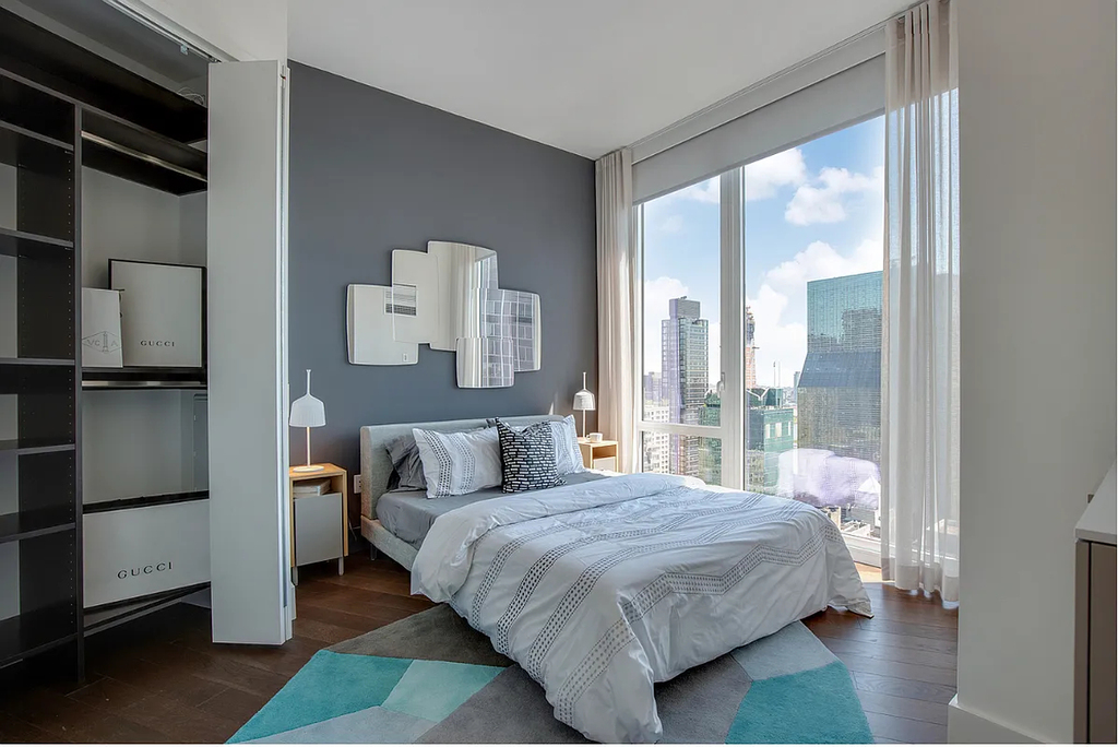 222 East 44th Street - Photo 2