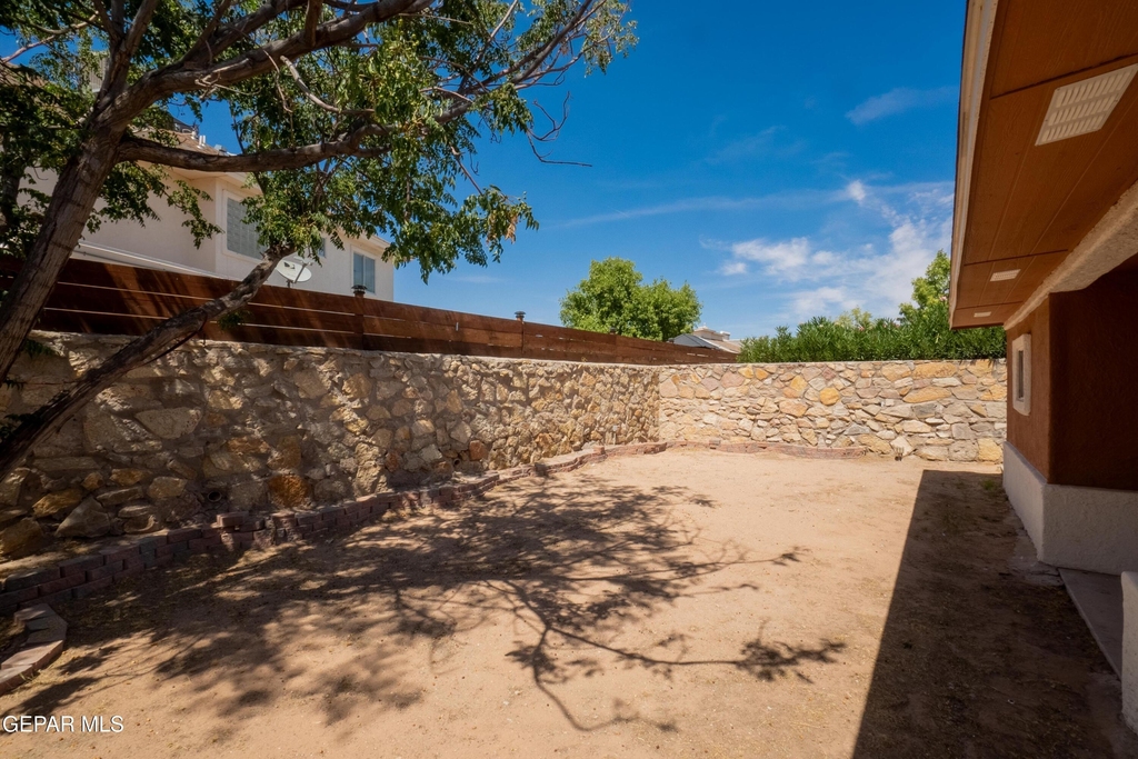 11641 Desert Keep Drive - Photo 32