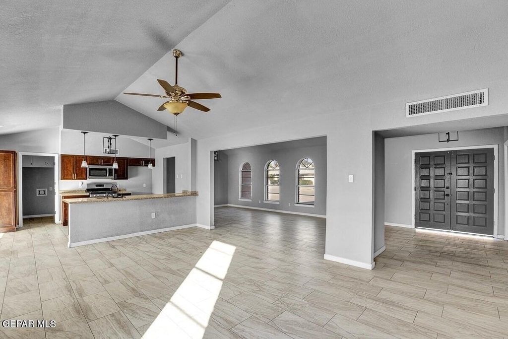 3709 Roslyn Drive - Photo 9