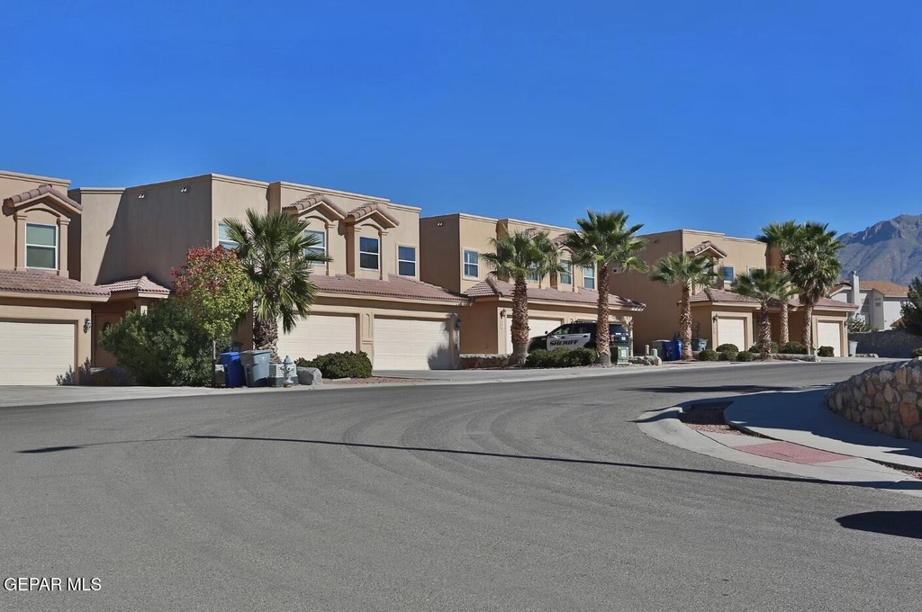 533 Green Village Court - Photo 8