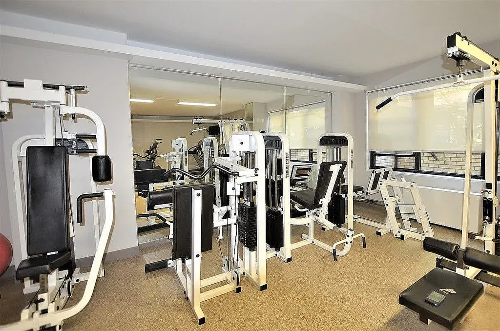 236 East 36th Street - Photo 7