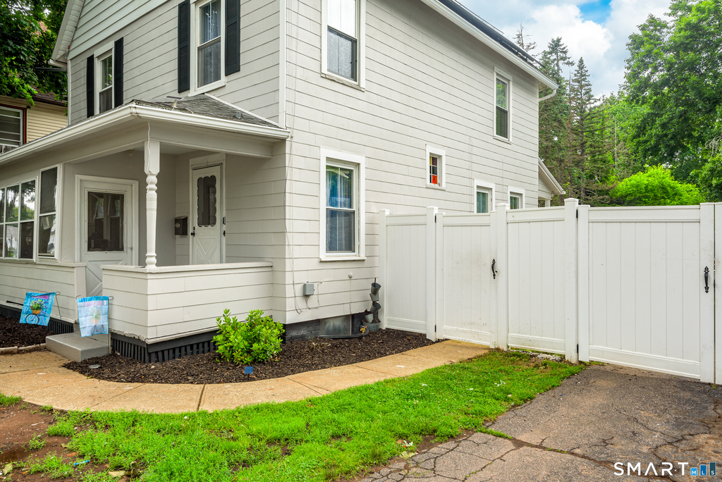165 Oak Street - Photo 3