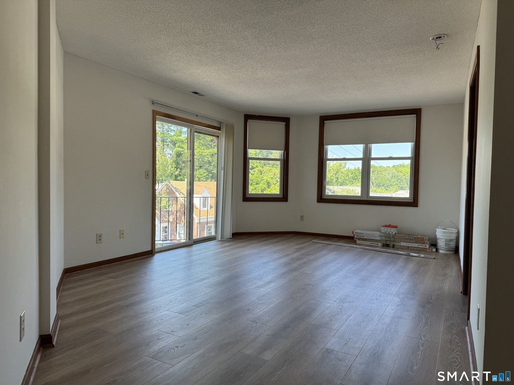 1022 Main Street - Photo 9
