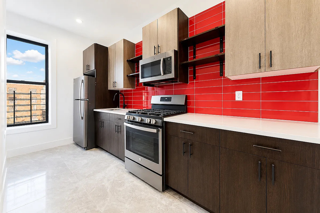 279 Kosciuszko Street - Photo 1