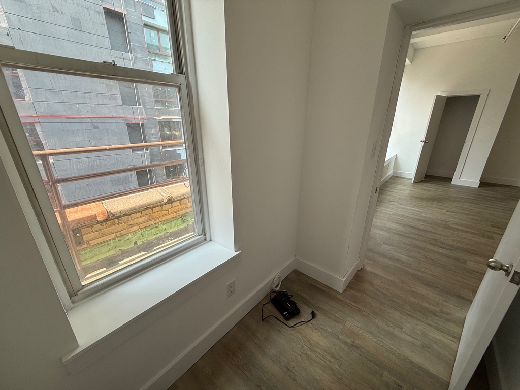 248 West 35th Street - Photo 5