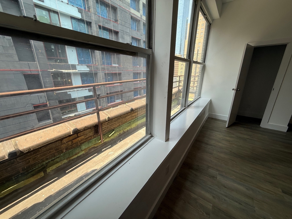 248 West 35th Street - Photo 2