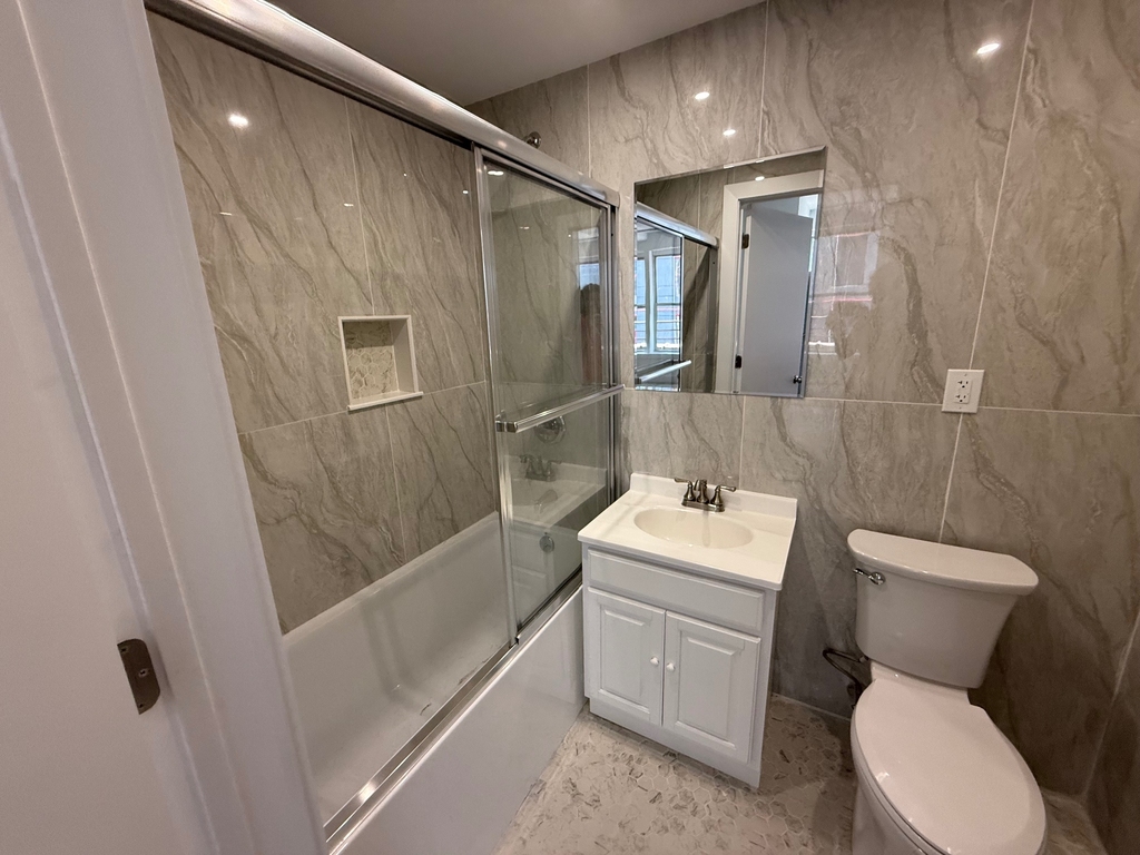 248 West 35th Street - Photo 8