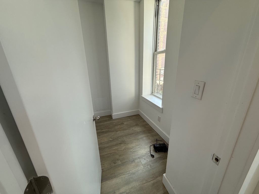 248 West 35th Street - Photo 4