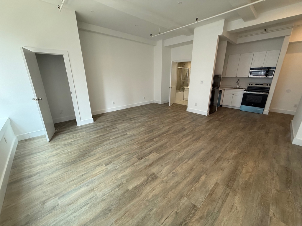 248 West 35th Street - Photo 3