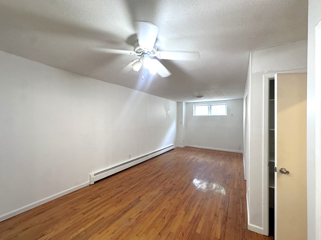 65-12 Maurice Avenue - Photo 5