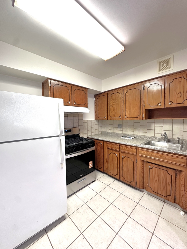 65-12 Maurice Avenue - Photo 0