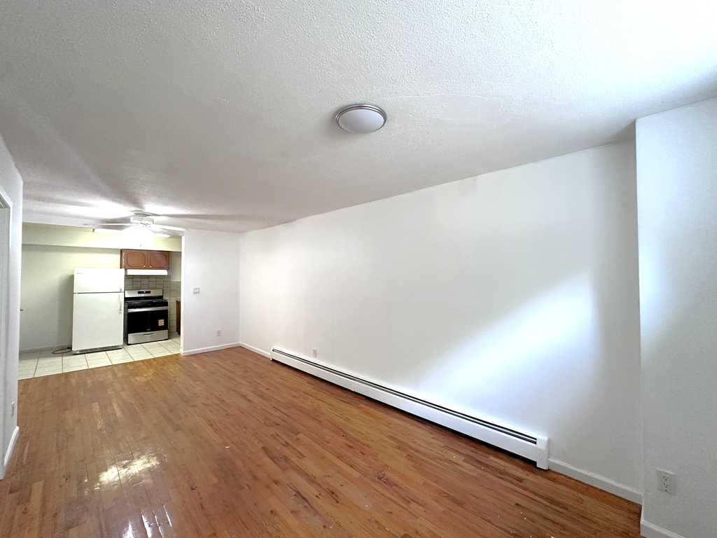 65-12 Maurice Avenue - Photo 2