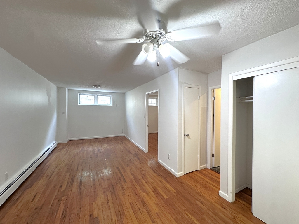 65-12 Maurice Avenue - Photo 3