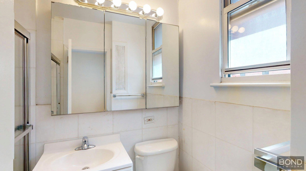 107 East 63rd Street - Photo 9