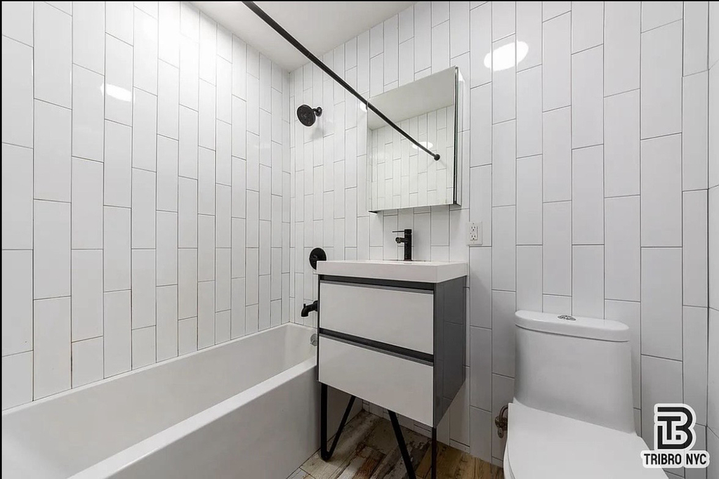 771 Lexington Avenue - Photo 2