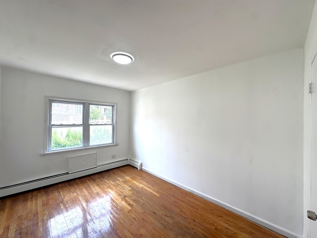 65-12 Maurice Avenue - Photo 2