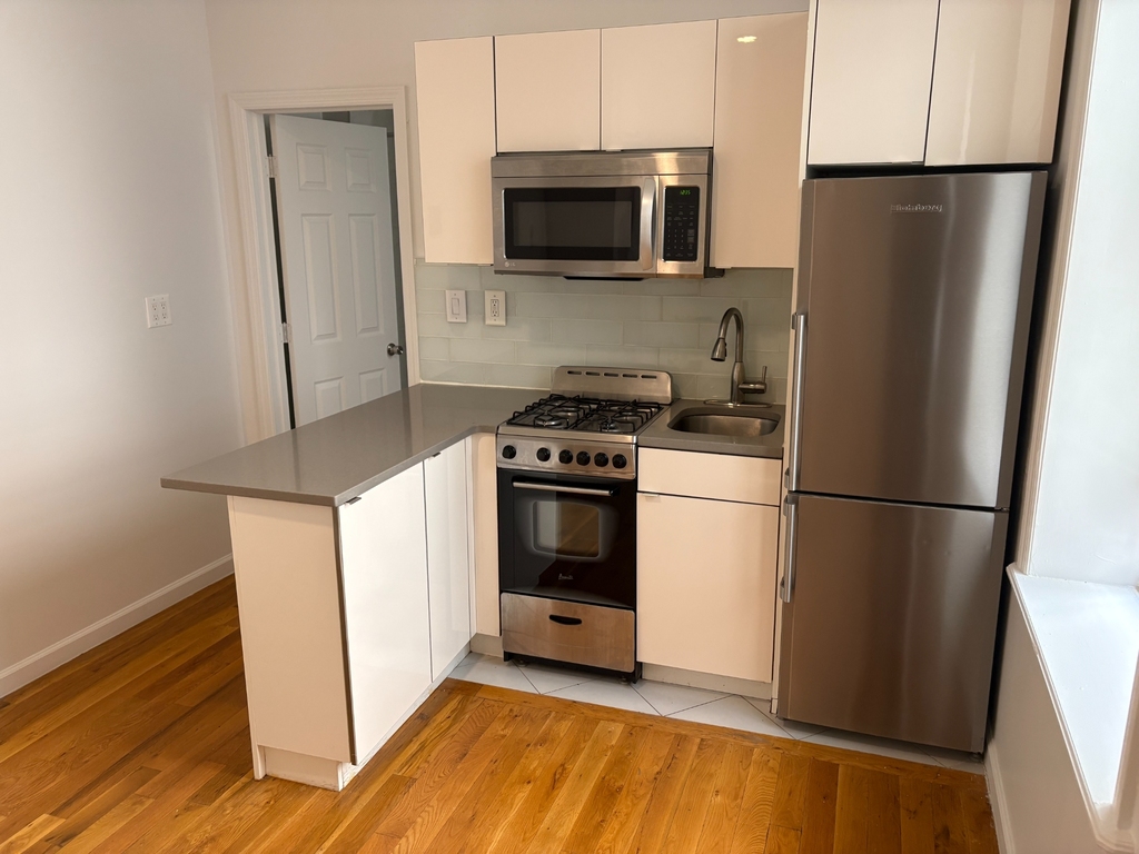 W.164th St and Broadway - Photo 1
