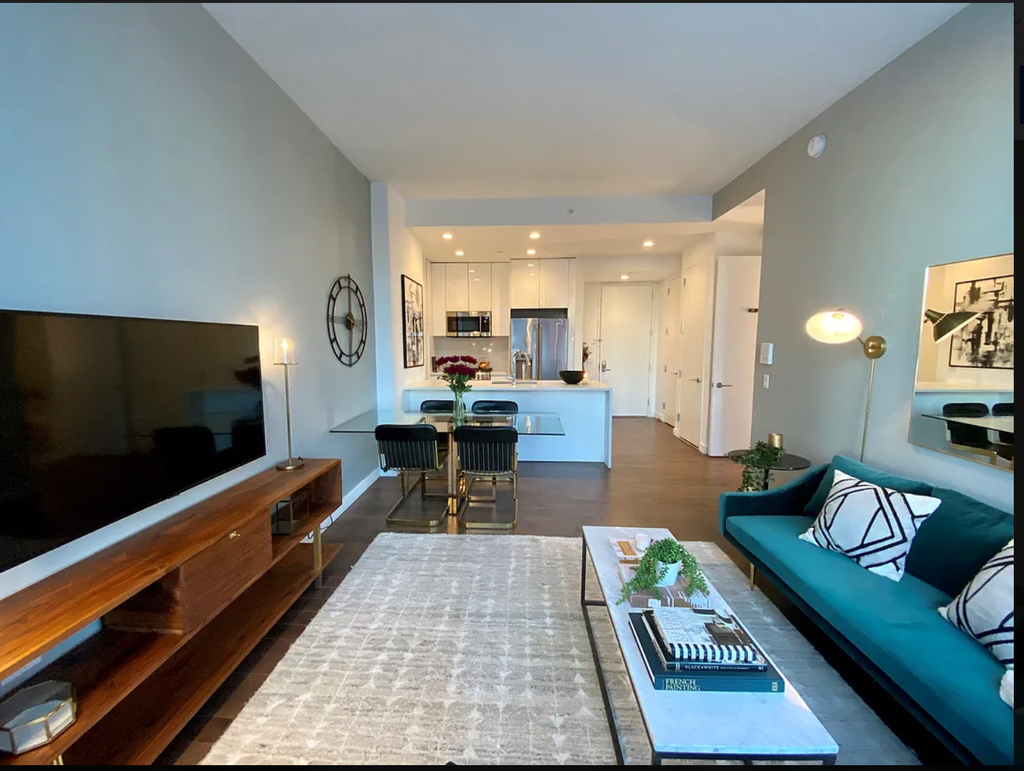 West 36th Street - Photo 5