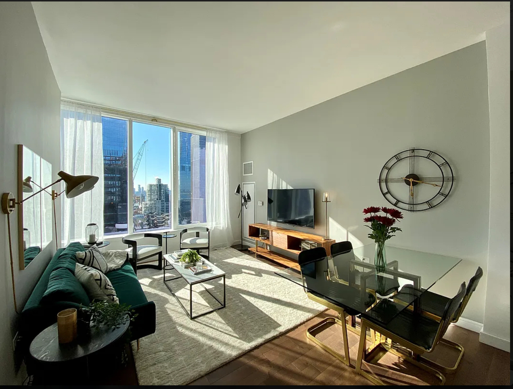 West 36th Street - Photo 7