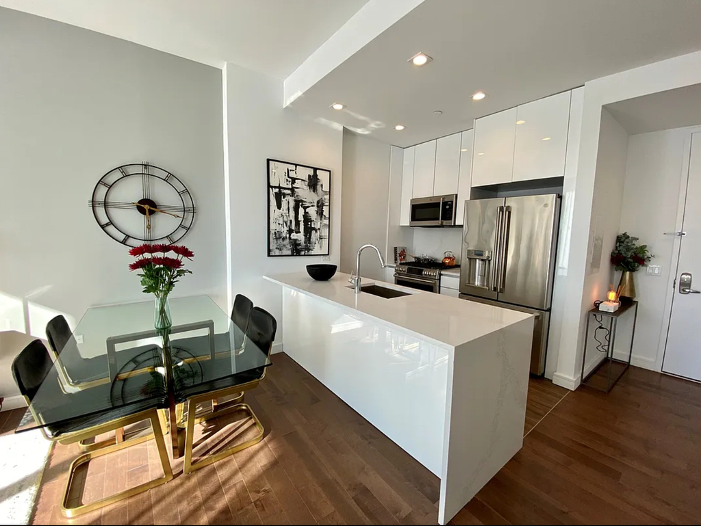 West 36th Street - Photo 6