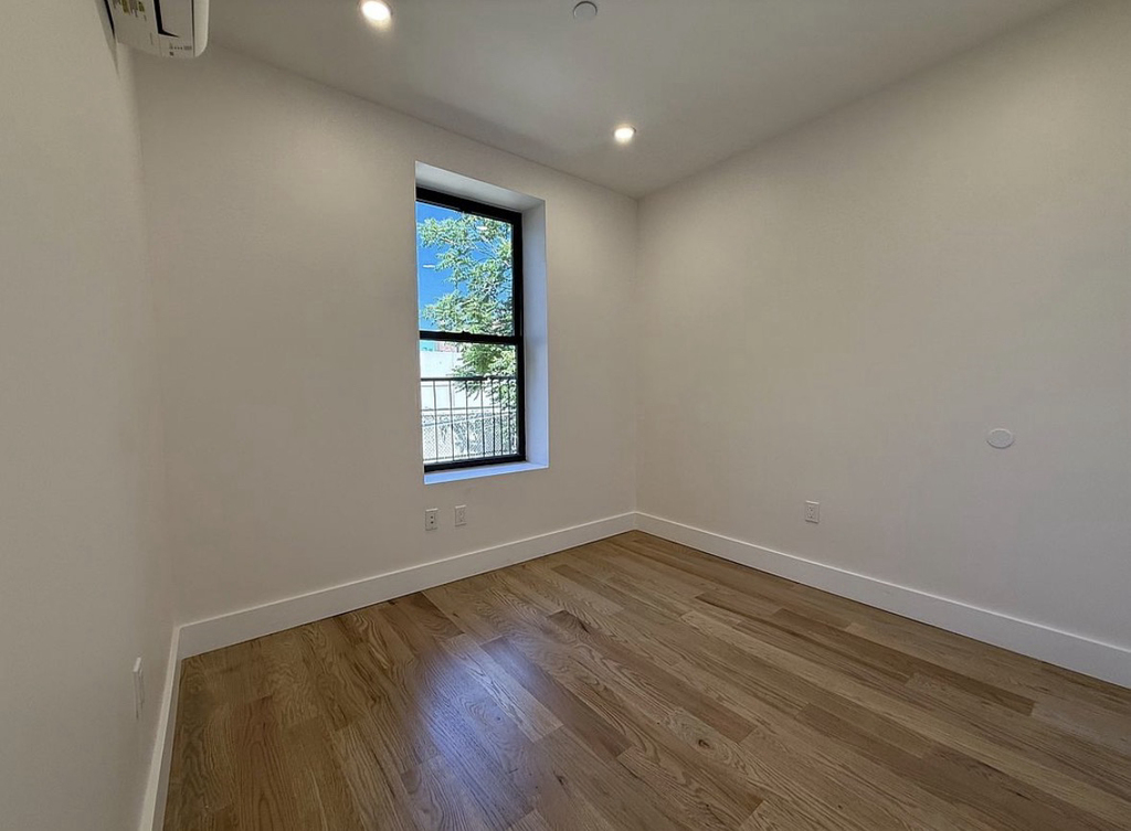 2324 Bedford Avenue - Photo 2