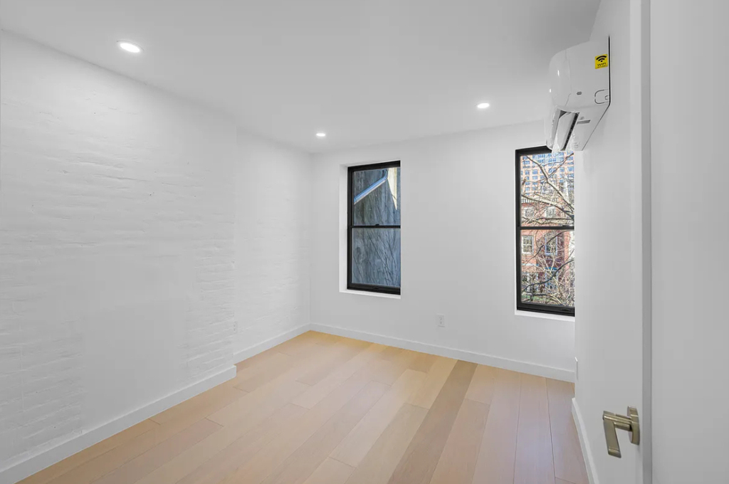 243 East 31st Street - Photo 3