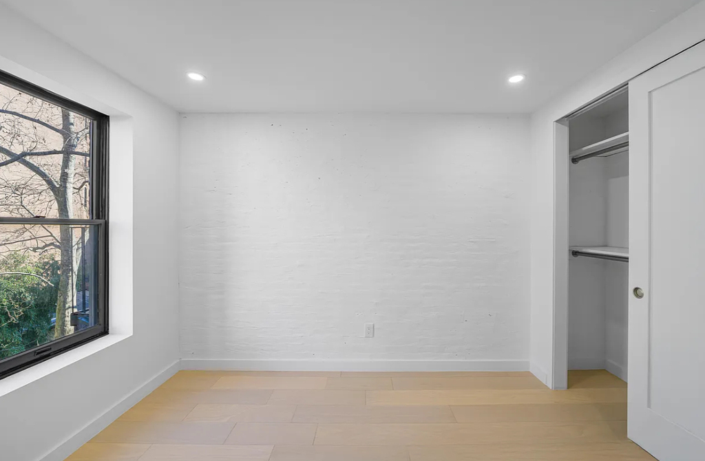 243 East 31st Street - Photo 8
