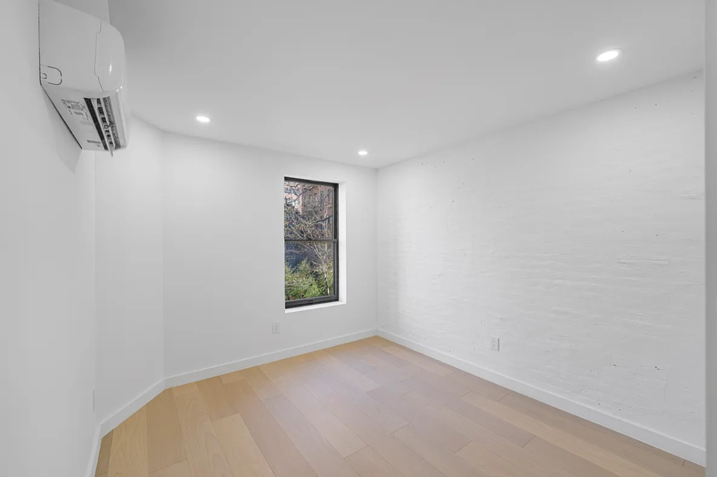 243 East 31st Street - Photo 6