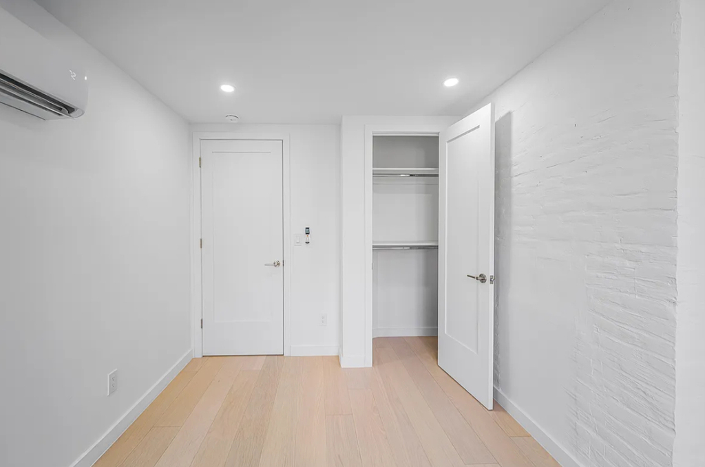 243 East 31st Street - Photo 5