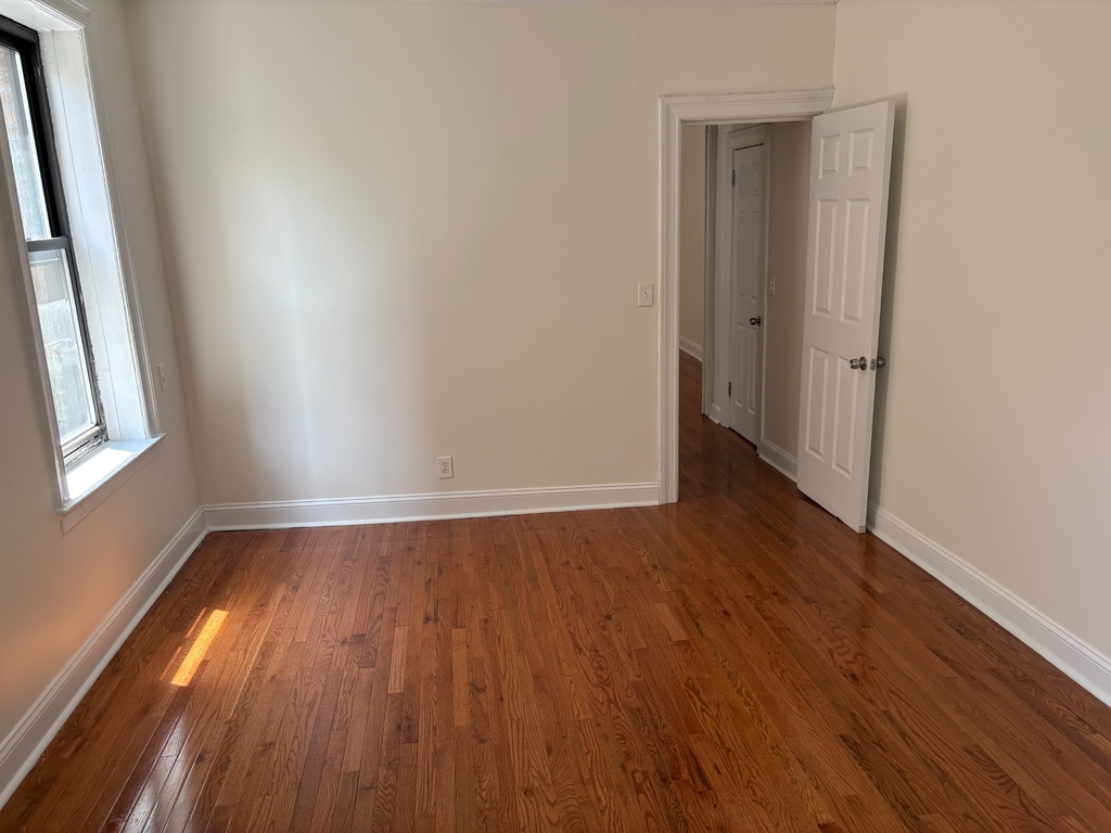 W.164th St and Fort Washington Avenue - Photo 6