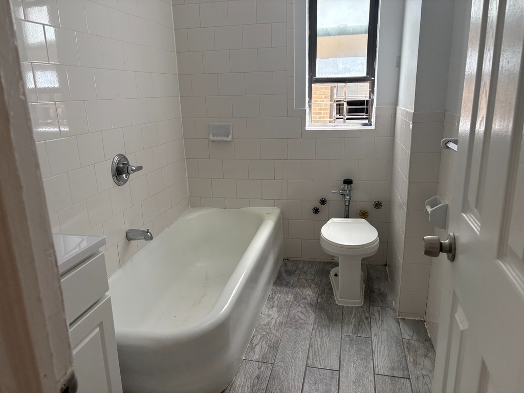 W.164th St and Fort Washington Avenue - Photo 4