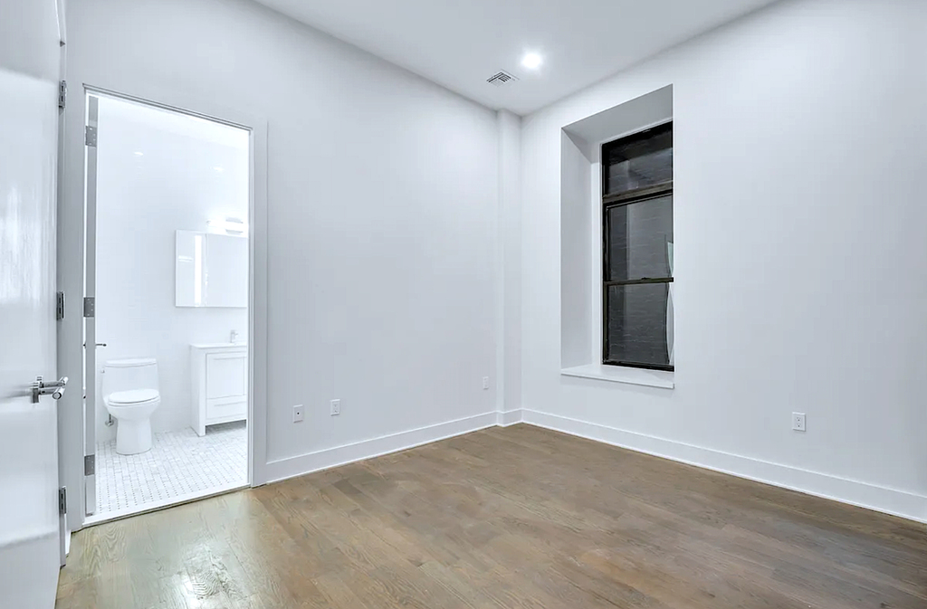 Madison Avenue - Photo 4